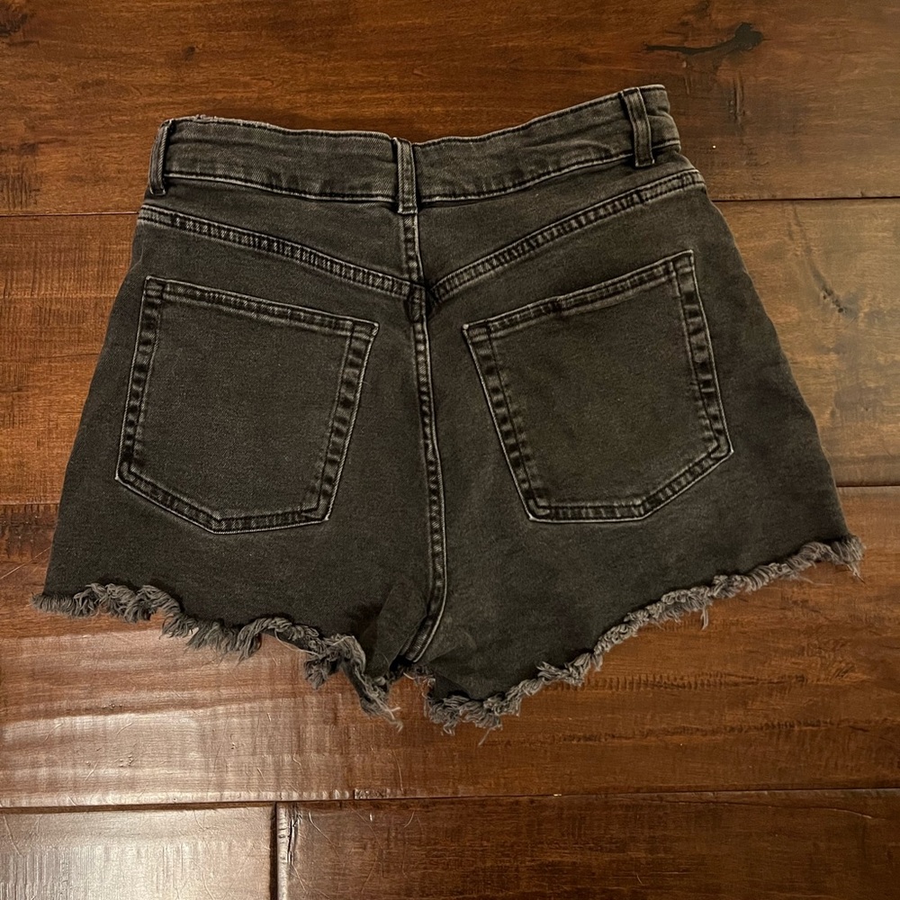 Divided H&M High Rise Jean Shorts - Picture 2 of 2